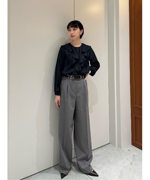 ESTNATION(エストネーション)の「ESTNATION / フリルカラーブラウス(シャツ/ブラウス・レディース・ネイビー/オフホワイト・36/38)」の11枚目の写真