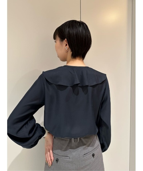 ESTNATION(エストネーション)の「ESTNATION / フリルカラーブラウス(シャツ/ブラウス・レディース・ネイビー/オフホワイト・36/38)」の13枚目の写真