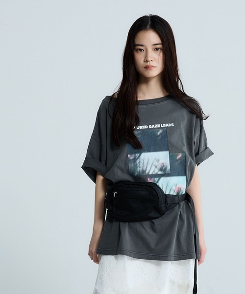 JEANASIS（ジーナシス）の「【選べる着丈】brightフォトコラージュボートネックプリントTEE/668750（Tシャツ/カットソー・レディース・ブラック/ホワイト/チャコールグレー・SMALL/LARGE）」の3枚目の写真