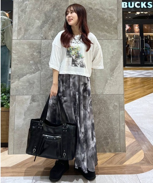 JEANASIS（ジーナシス）の「【選べる着丈】brightフォトコラージュボートネックプリントTEE/668750（Tシャツ/カットソー・レディース・ブラック/ホワイト/チャコールグレー・SMALL/LARGE）」の5枚目の写真