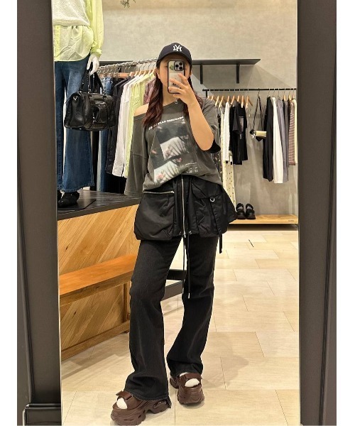 JEANASIS(ジーナシス)の「【選べる着丈】brightフォトコラージュボートネックプリントTEE/668750(Tシャツ/カットソー・レディース・ブラック/ホワイト/チャコールグレー・SMALL/LARGE)」の13枚目の写真