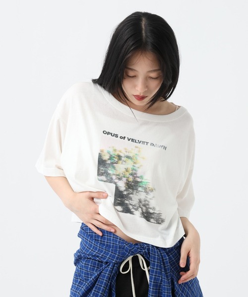 JEANASIS(ジーナシス)の「【選べる着丈】brightフォトコラージュボートネックプリントTEE/668750(Tシャツ/カットソー・レディース・ブラック/ホワイト/チャコールグレー・SMALL/LARGE)」の19枚目の写真