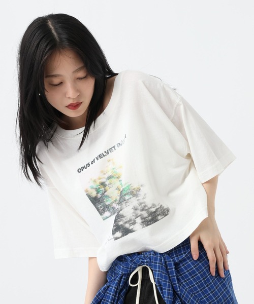JEANASIS(ジーナシス)の「【選べる着丈】brightフォトコラージュボートネックプリントTEE/668750(Tシャツ/カットソー・レディース・ブラック/ホワイト/チャコールグレー・SMALL/LARGE)」の20枚目の写真