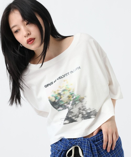 JEANASIS(ジーナシス)の「【選べる着丈】brightフォトコラージュボートネックプリントTEE/668750(Tシャツ/カットソー・レディース・ブラック/ホワイト/チャコールグレー・SMALL/LARGE)」の22枚目の写真