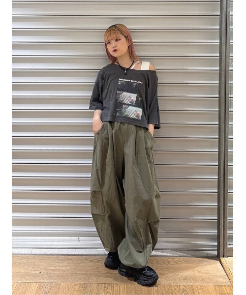 JEANASIS(ジーナシス)の「【選べる着丈】brightフォトコラージュボートネックプリントTEE/668750(Tシャツ/カットソー・レディース・ブラック/ホワイト/チャコールグレー・SMALL/LARGE)」の13枚目の写真