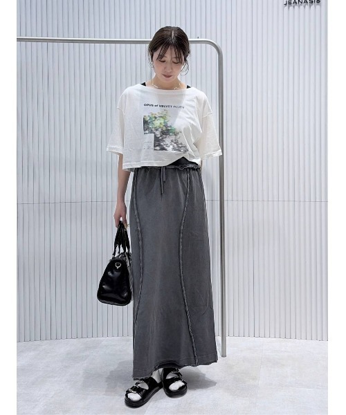 JEANASIS(ジーナシス)の「【選べる着丈】brightフォトコラージュボートネックプリントTEE/668750(Tシャツ/カットソー・レディース・ブラック/ホワイト/チャコールグレー・SMALL/LARGE)」の5枚目の写真