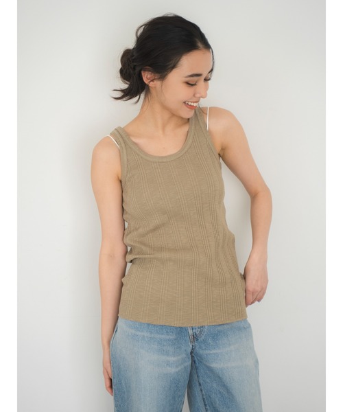 Ungrid（アングリッド）の「ランダムテレコタンクトップ（Tシャツ/カットソー・レディース・オフホワイト/チャコールグレー/ブルー/レッド/モカ/パープル・FREE）」の4枚目の写真