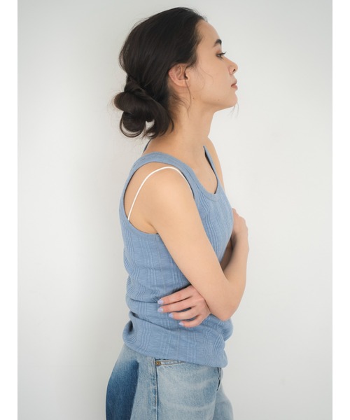 Ungrid（アングリッド）の「ランダムテレコタンクトップ（Tシャツ/カットソー・レディース・オフホワイト/チャコールグレー/ブルー/レッド/モカ/パープル・FREE）」の22枚目の写真