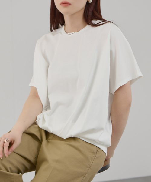 Mac-House(マックハウス)の「FreeNature クルーネック ドルマンTシャツ(Tシャツ/カットソー・レディース・チャコールグレー/グレイッシュベージュ/ホワイト/イエロー・M/L)」の5枚目の写真