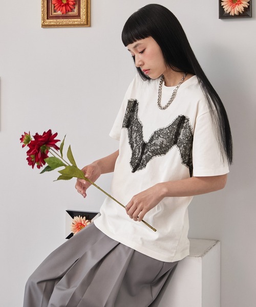 ELUNIS(エルニス)の「レースドッキングTシャツ(Tシャツ/カットソー・レディース・ホワイト/ブラック/レッド・FREE)」の4枚目の写真