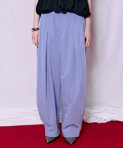 MAISON SPECIAL（メゾンスペシャル）の「【2026SUMMER PRE-ORDER】Tuck Cocoon Color Pants/タックコクーンカラーパンツ（その他パンツ・レディース・ホワイト/パープル/カーキ/ブラック・38/36）」の5枚目の写真