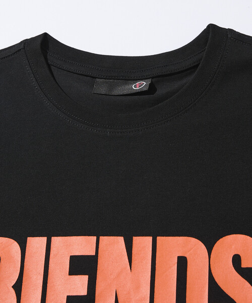 FREAK'S STORE(フリークスストア)の「限定展開 VLONE/ヴィーロン CLASSIC LOGO-FRIENDS TEE(Tシャツ/カットソー・メンズ・ブラック/ブラック系その他・X-LARGE/LARGE/MEDIUM)」の4枚目の写真