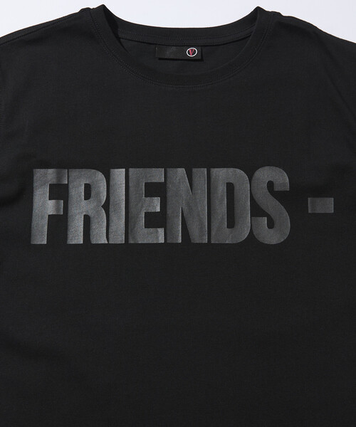 FREAK'S STORE(フリークスストア)の「限定展開 VLONE/ヴィーロン CLASSIC LOGO-FRIENDS TEE(Tシャツ/カットソー・メンズ・ブラック/ブラック系その他・X-LARGE/LARGE/MEDIUM)」の10枚目の写真