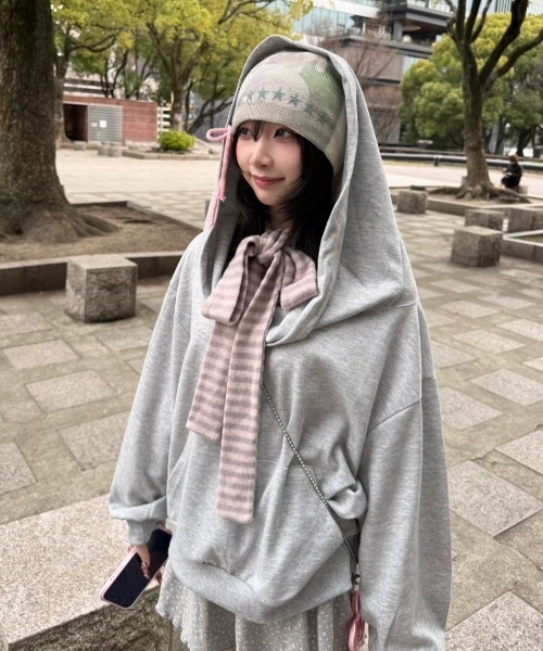 Never mind the XU / Chikashitsu+(ネバーマインド ザ エックスユー / チカシツプラス)の「【nmtc+】2way hood off-shoulder sweat shirts / 【エヌエムティーシープラス】ツーウェイフードオフショルダースウェットシャツ <着用動画あり>(スウェット・レディース・ブラック/グレー・ONE SIZE)」の19枚目の写真