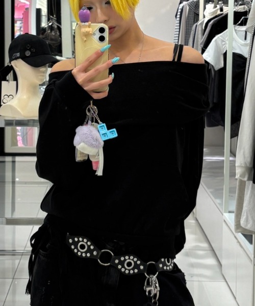 Never mind the XU / Chikashitsu+(ネバーマインド ザ エックスユー / チカシツプラス)の「【nmtc+】2way hood off-shoulder sweat shirts / 【エヌエムティーシープラス】ツーウェイフードオフショルダースウェットシャツ <着用動画あり>(スウェット・レディース・ブラック/グレー・ONE SIZE)」の8枚目の写真