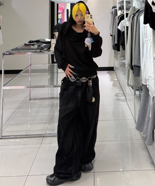 Never mind the XU / Chikashitsu+(ネバーマインド ザ エックスユー / チカシツプラス)の「【nmtc+】2way hood off-shoulder sweat shirts / 【エヌエムティーシープラス】ツーウェイフードオフショルダースウェットシャツ <着用動画あり>(スウェット・レディース・ブラック/グレー・ONE SIZE)」の7枚目の写真