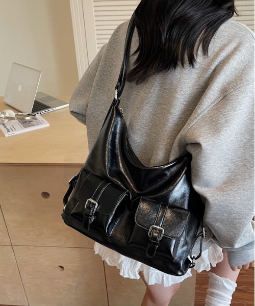 gossip!ロサンゼルス(ゴシップロサンゼルス)の「【3way★多機能】フロントポケット ショルダーバッグ 大容量バッグ ショルダーバッグ&斜め掛けバッグ デイリー&通勤用 Y2K(ショルダーバッグ・レディース・ブラック/シルバー/ダークブラウン・FREE)」の22枚目の写真