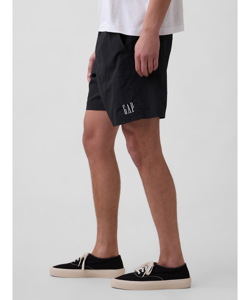 GAP（ギャップ）の「リサイクル100% 7インチ ナイロンショートパンツ（その他パンツ・メンズ・グレー/ブラック/ベージュ/ピンク・XS/XL/L/M/S）」の9枚目の写真
