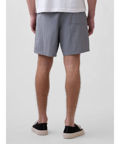 GAP（ギャップ）の「リサイクル100% 7インチ ナイロンショートパンツ（その他パンツ・メンズ・グレー/ブラック/ベージュ/ピンク・XS/XL/L/M/S）」の7枚目の写真