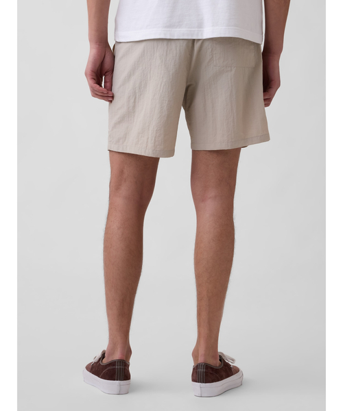 GAP（ギャップ）の「リサイクル100% 7インチ ナイロンショートパンツ（その他パンツ・メンズ・グレー/ブラック/ベージュ/ピンク・XS/XL/L/M/S）」の6枚目の写真