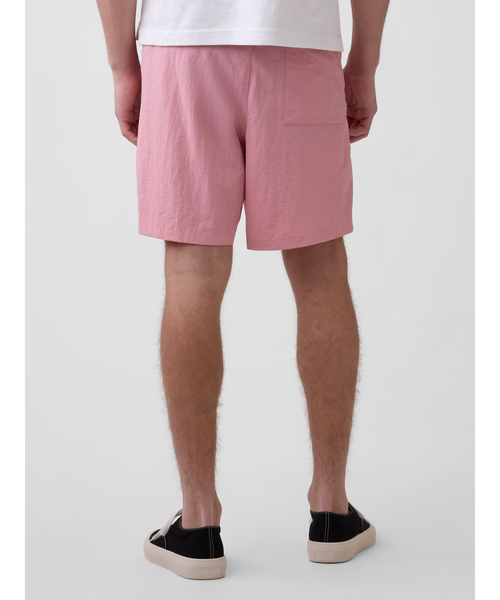 GAP（ギャップ）の「リサイクル100% 7インチ ナイロンショートパンツ（その他パンツ・メンズ・グレー/ブラック/ベージュ/ピンク・XS/XL/L/M/S）」の5枚目の写真