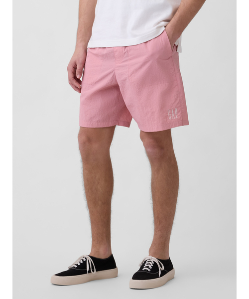 GAP（ギャップ）の「リサイクル100% 7インチ ナイロンショートパンツ（その他パンツ・メンズ・グレー/ブラック/ベージュ/ピンク・XS/XL/L/M/S）」の4枚目の写真