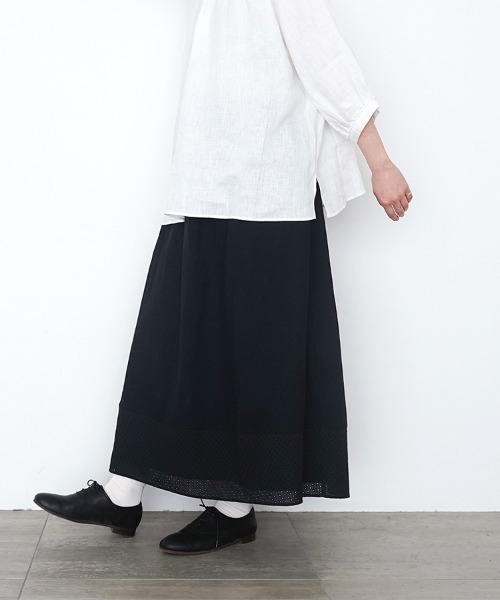 オオカミとフクロウ(オオカミとフクロウ)の「オオカミとひと時の余白と“ゆらぎ”(スカート・レディース・ブラック/オフホワイト・FREE)」の8枚目の写真