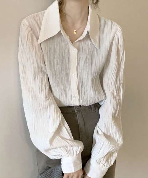 SallyLunn（サリーラン）の「細ランダムプリーツシャツ（シャツ/ブラウス・レディース・ベージュ/ブルー/ホワイト・MEDIUM/LARGE）」の2枚目の写真