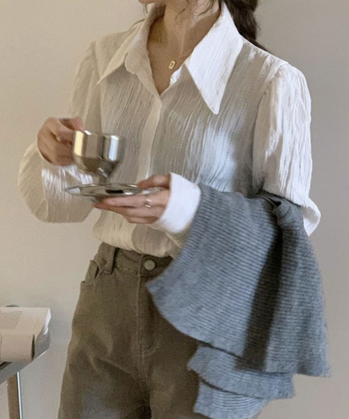SallyLunn（サリーラン）の「細ランダムプリーツシャツ（シャツ/ブラウス・レディース・ベージュ/ブルー/ホワイト・MEDIUM/LARGE）」の5枚目の写真