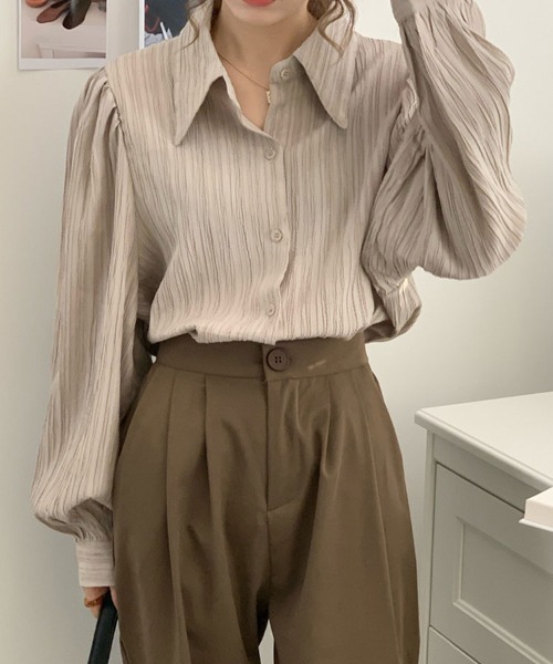 SallyLunn（サリーラン）の「細ランダムプリーツシャツ（シャツ/ブラウス・レディース・ベージュ/ブルー/ホワイト・MEDIUM/LARGE）」の7枚目の写真