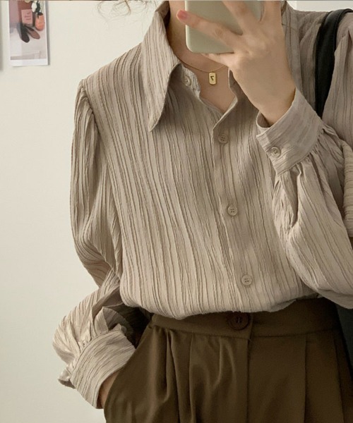 SallyLunn（サリーラン）の「細ランダムプリーツシャツ（シャツ/ブラウス・レディース・ベージュ/ブルー/ホワイト・MEDIUM/LARGE）」の12枚目の写真