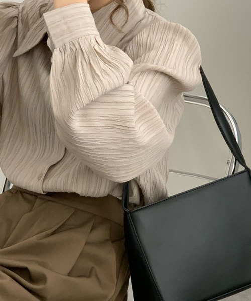 SallyLunn（サリーラン）の「細ランダムプリーツシャツ（シャツ/ブラウス・レディース・ベージュ/ブルー/ホワイト・MEDIUM/LARGE）」の13枚目の写真