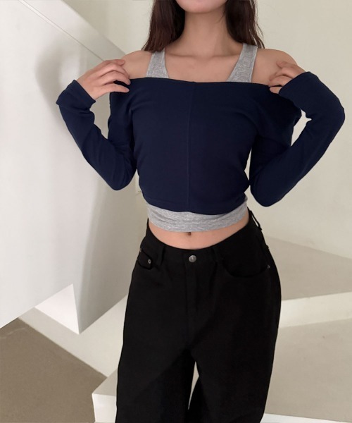 4INT.(フォイント)の「【レイヤード風】バイカラー 長袖 クロップド Tシャツ(Tシャツ/カットソー・レディース・ブラック/ホワイト/ネイビー/グレー・FREE)」の18枚目の写真