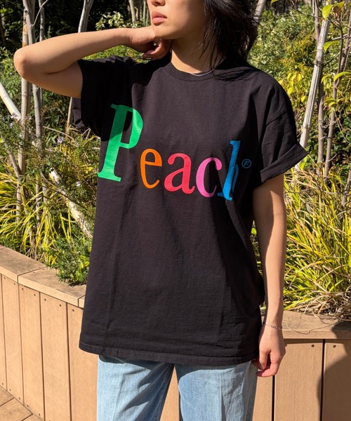 byeA.（バイエー）の「【byeA./バイエー】Peach TEE/ロゴTシャツ（Tシャツ/カットソー・レディース・ブラック/ホワイト・フリー）」の2枚目の写真