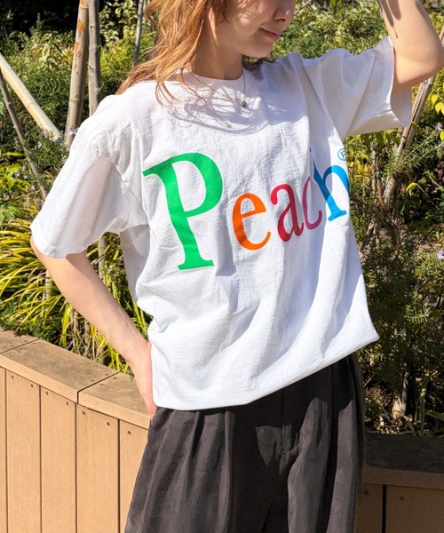 byeA.（バイエー）の「【byeA./バイエー】Peach TEE/ロゴTシャツ（Tシャツ/カットソー・レディース・ブラック/ホワイト・フリー）」の3枚目の写真