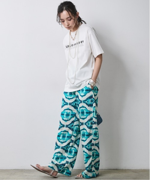 CHIC STYLE(シックスタイル)の「綿100%バックロゴプリントTシャツ<大きいサイズ有>シックスタイル(Tシャツ/カットソー・レディース・オフホワイト/ブラック・M/L/LL/3L/4L/5L)」の11枚目の写真