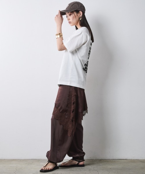 CHIC STYLE(シックスタイル)の「綿100%バックロゴプリントTシャツ<大きいサイズ有>シックスタイル(Tシャツ/カットソー・レディース・オフホワイト/ブラック・M/L/LL/3L/4L/5L)」の18枚目の写真