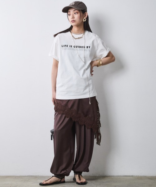 CHIC STYLE(シックスタイル)の「綿100%バックロゴプリントTシャツ<大きいサイズ有>シックスタイル(Tシャツ/カットソー・レディース・オフホワイト/ブラック・M/L/LL/3L/4L/5L)」の22枚目の写真