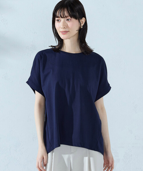 COMME CA ISM(コムサイズム)の「【接触冷感】バックタック Tシャツ(Tシャツ/カットソー・レディース・ネイビー/ブラック/ライトグレー/ホワイト/オレンジ・LARGE/MEDIUM)」の4枚目の写真