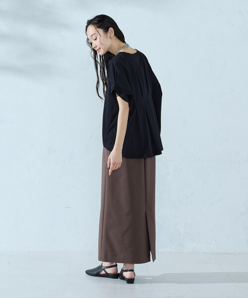 COMME CA ISM(コムサイズム)の「【接触冷感】バックタック Tシャツ(Tシャツ/カットソー・レディース・ネイビー/ブラック/ライトグレー/ホワイト/オレンジ・LARGE/MEDIUM)」の21枚目の写真