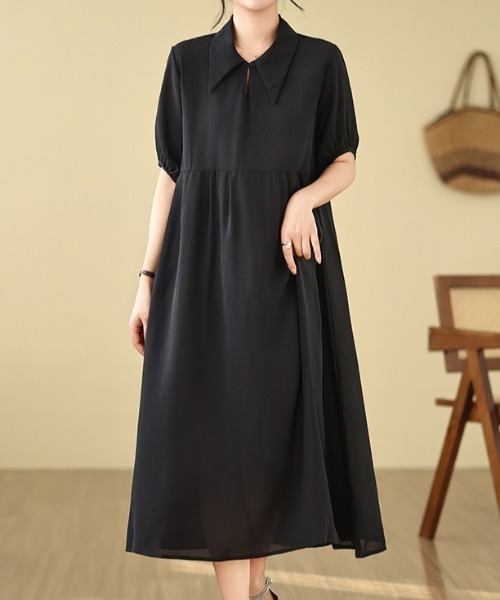 LUCPY(ラクピー)の「ビッグカラーペプラムロングワンピース(ワンピース・レディース・ブラック・X-LARGE/XX-LARGE/LARGE/MEDIUM)」の3枚目の写真