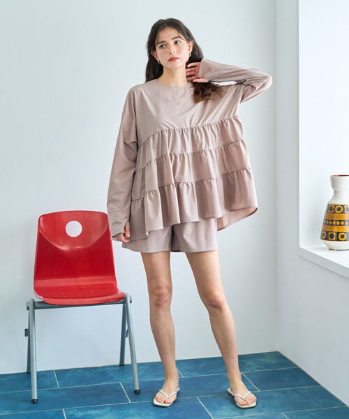 FREAK'S STORE(フリークスストア)の「限定展開 ギャザー フリル チュニック 2セット ラッシュガード(トップス・パンツ)(ラッシュガード・レディース・ベージュ/ブラウン/ナチュラル/チャコールグレー/ブラック/ライトピンク・フリ-)」の22枚目の写真