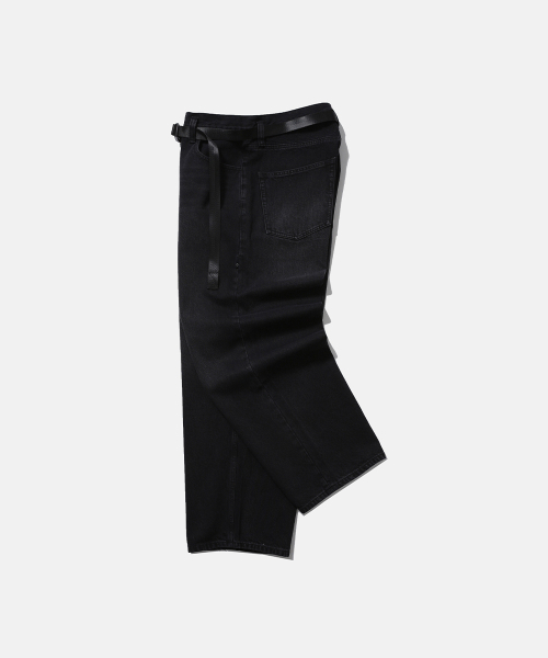 MOIF（モイフ）の「[SS26] WIDE 6P BELTED DENIM PANTS / RINSED BLACK（デニムパンツ・メンズ・その他・1(S)/2(M)/3(L)）」の2枚目の写真