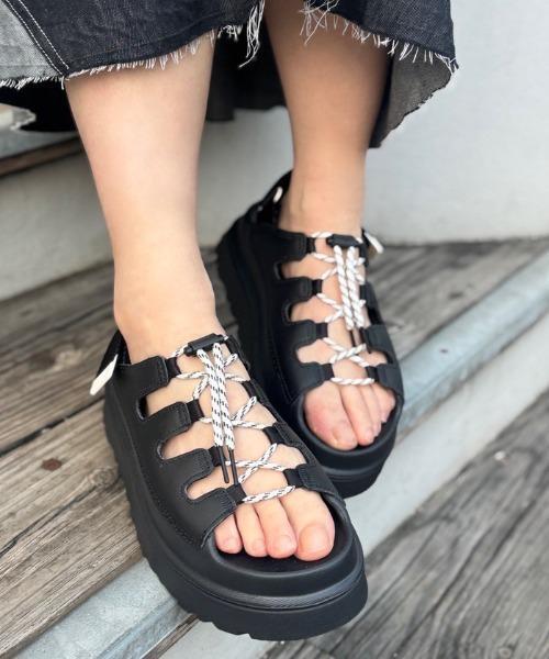 UGG/アグ/GOLDENGLOW TOGGLE（サンダル）｜UGG（アグ）のファッション