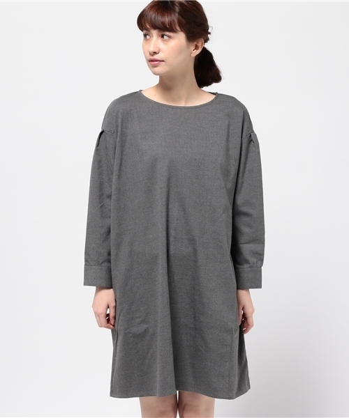 LBC(エルビーシー)の「クルーボリューム袖ワンピース (ワンピース・レディース・アッシュグレー/チャコールグレー・MEDIUM/LARGE)」の1枚目の写真