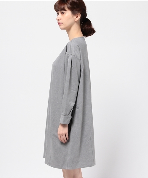 LBC(エルビーシー)の「クルーボリューム袖ワンピース (ワンピース・レディース・アッシュグレー/チャコールグレー・MEDIUM/LARGE)」の4枚目の写真