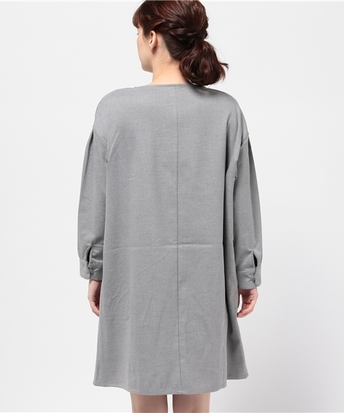 LBC(エルビーシー)の「クルーボリューム袖ワンピース (ワンピース・レディース・アッシュグレー/チャコールグレー・MEDIUM/LARGE)」の5枚目の写真