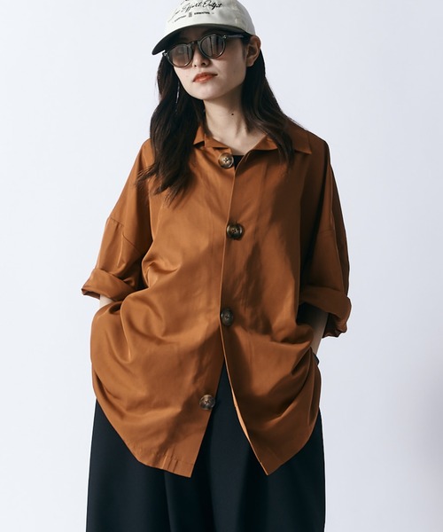 Lui's（ルイス）の「【WEB限定】アクセントビッグボタン ワイドシャツ（シャツ/ブラウス・メンズ・ブラック/ネイビー/オレンジ・FREE）」の3枚目の写真