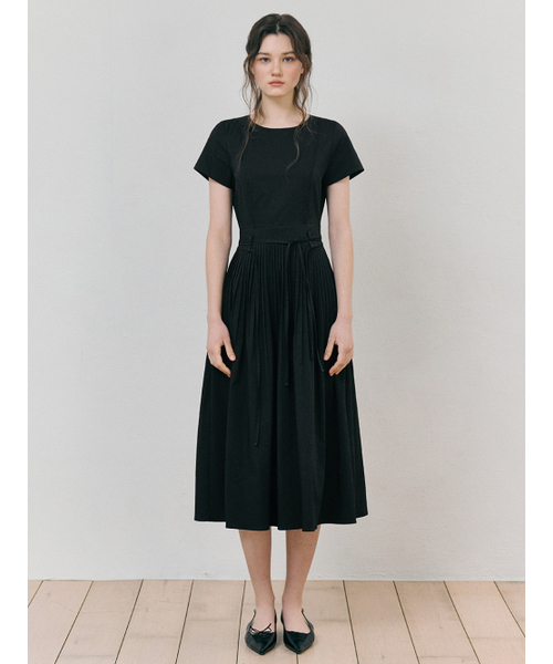 ETMON(エトモン)の「Pintuck Pleats Strap Dress, Black(ワンピース・レディース・その他・SMALL/MEDIUM)」の2枚目の写真