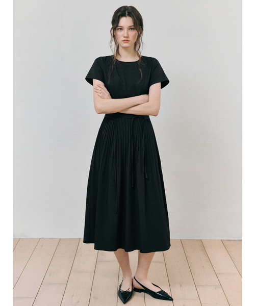 ETMON(エトモン)の「Pintuck Pleats Strap Dress, Black(ワンピース・レディース・その他・SMALL/MEDIUM)」の5枚目の写真